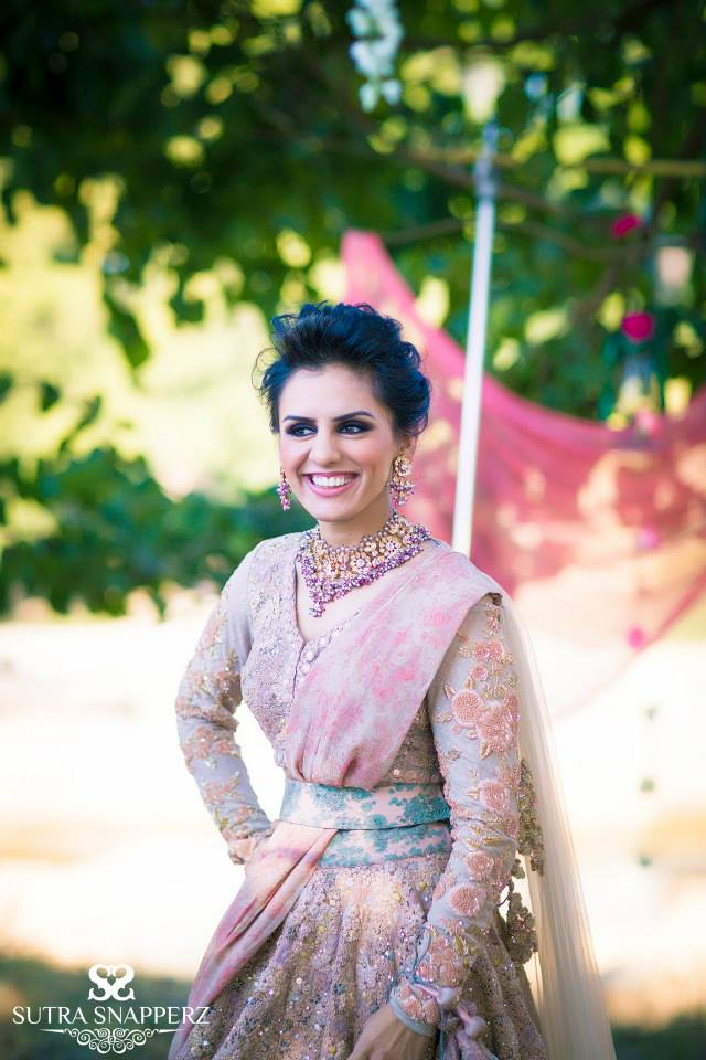 8 Chic bridal bun hairstyles which are new age  WedMeGood 