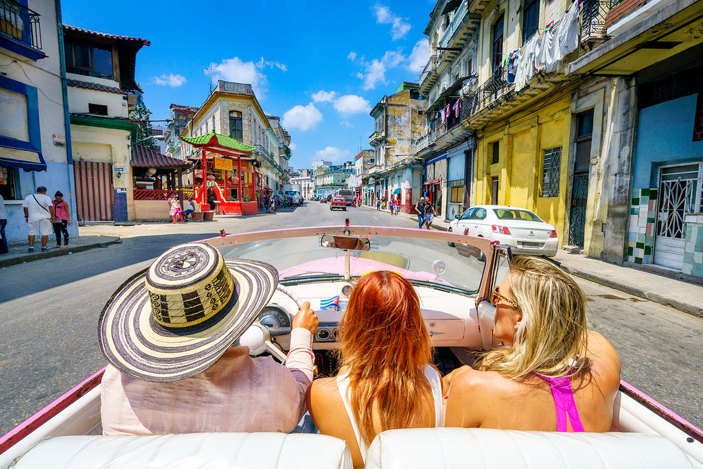 Honeymoon Experience: Vintage Uber Car Rides In Lisbon!  WedMeGood