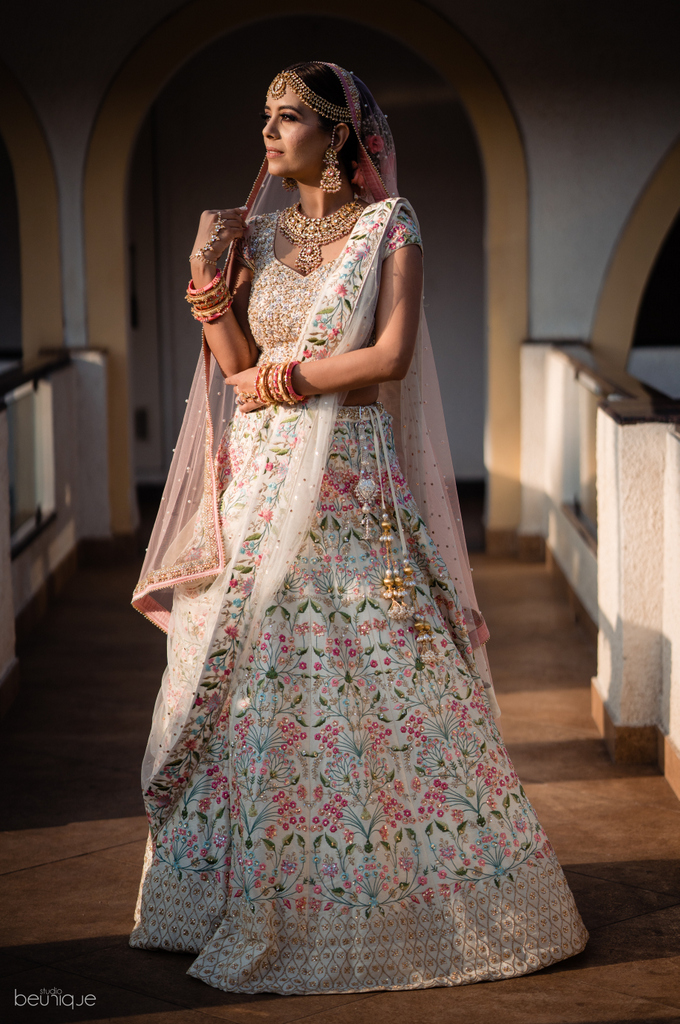 An Elegant Goa Wedding With Sunset Pheras And A Bride In An Ivory
